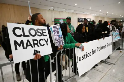 Officer pleads guilty to manslaughter in beating death of NY prisoner: report