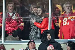 Caitlin Clark gives rare Taylor Swift insight after viral Chiefs moment together