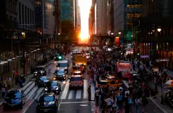 Manhattanhenge returns to NYC this week with street sunsets