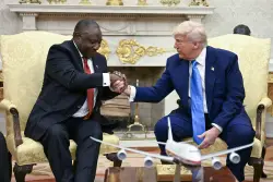 Trump confronts South African president with white genocide claims in Oval Office meeting